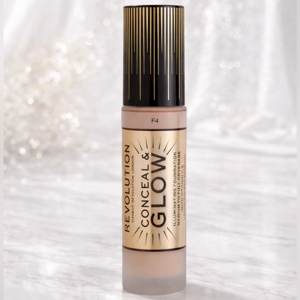 Makeup Revolution Conceal &‎ Glow Foundation F4 Light Neutral Radiant 0.78oz NEW